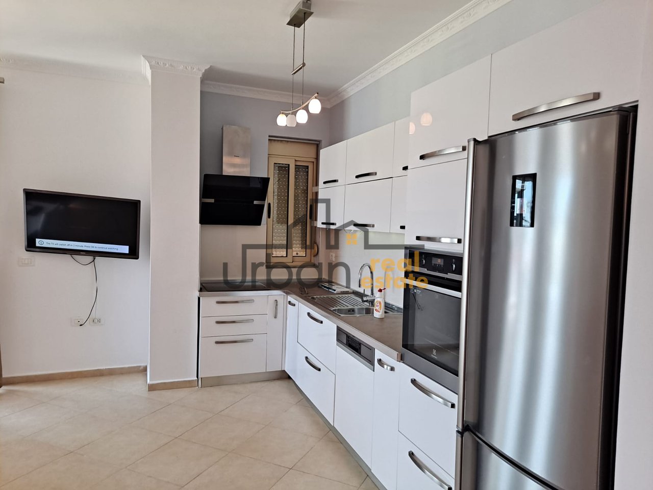 Qera, Apartament 2+1+ Garazh, Liqeni i Thatë, Tiranë - 1000€ | 110 m²