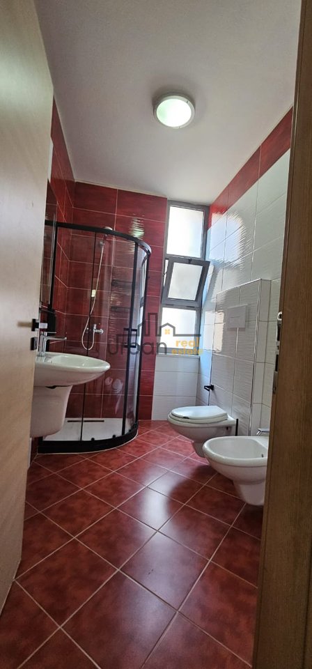 In affitto, Appartamento 1+1, Via Dibrë, Tirana - €600 | 60 m²