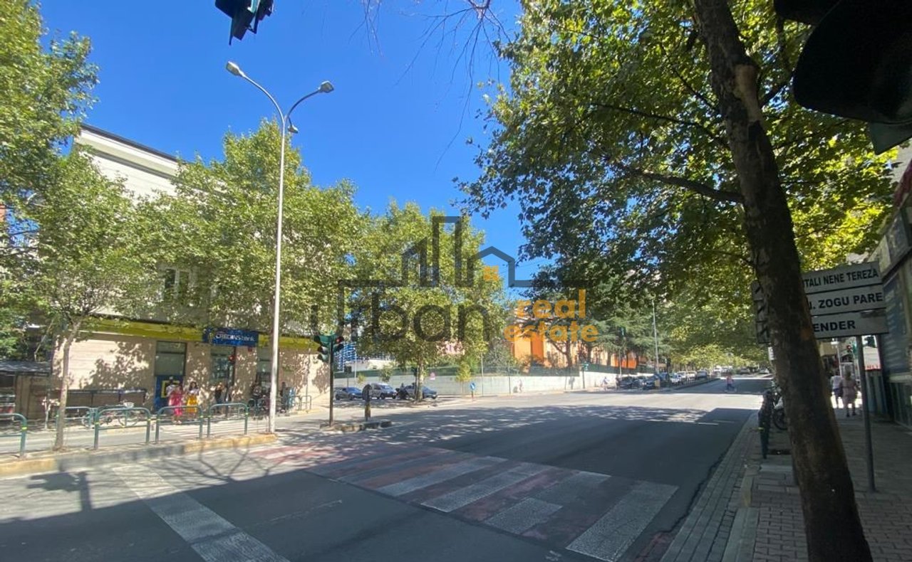 In vendita, Spazio commerciale, Vicino a Harry Fultz, Tirana - €420.000 | 65 m²