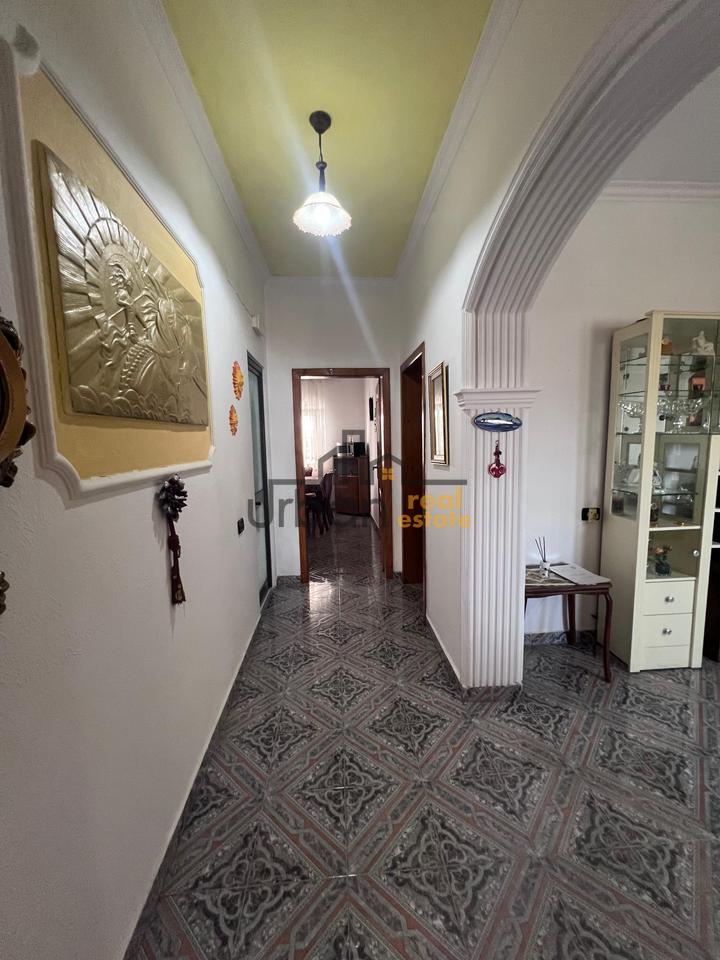 In Affitto, Casa Privata, Old Sauk, Tirana - 450€ | 110 m²