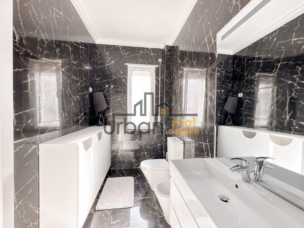 In vendita, Appartamento 3+1+2, Giardino Botanico, Tirana - 250000€ | 123 m²