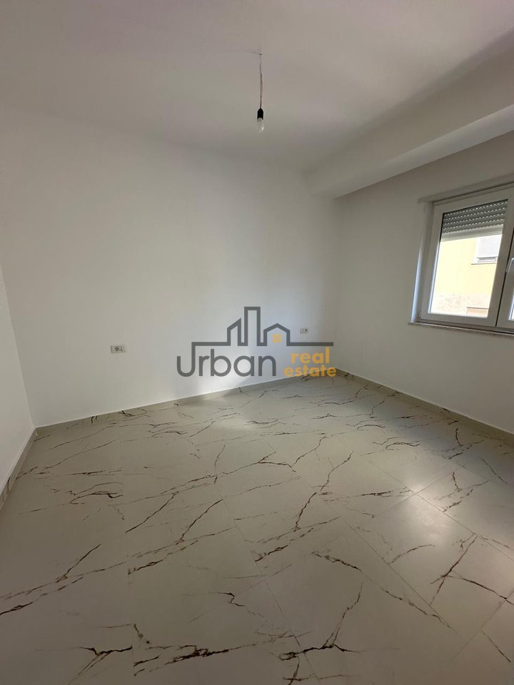 Qera, Ambient Komercial, Mine Peza, Tiranë - 850€ | 110 m²
