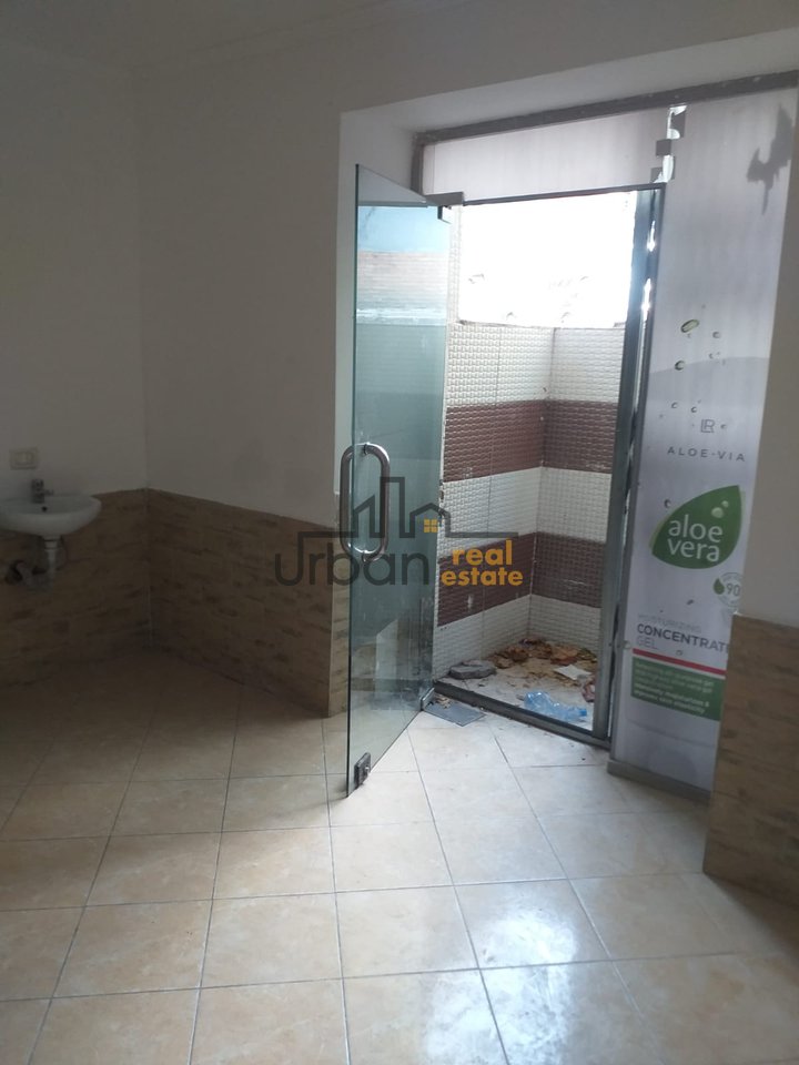 Business Premises for Rent on Rruga e Dibrës, Tirana - 200€ | 15 m²