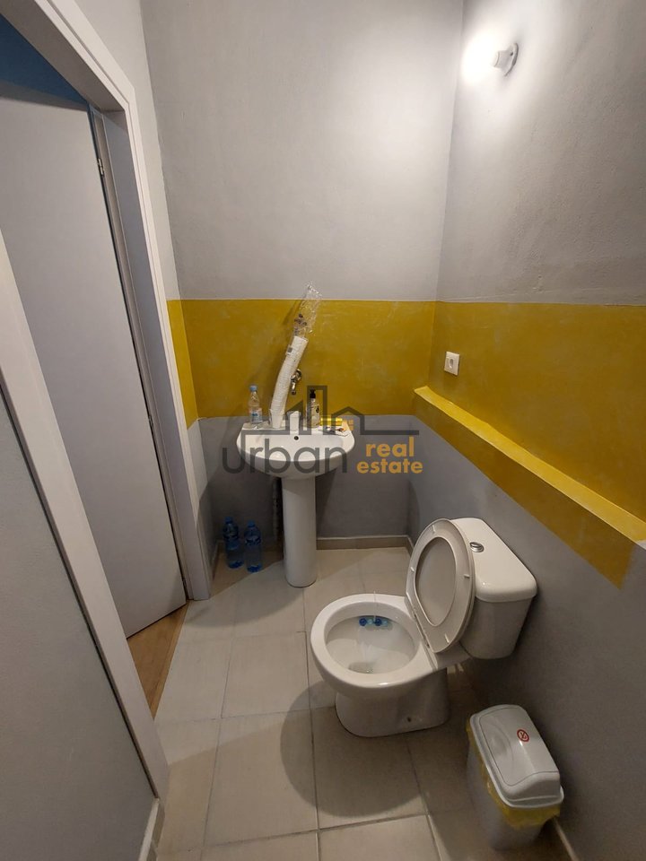 For rent, 3-story villa near the Ballet School, Tirana, residential and business space - 1200€ | 160m2