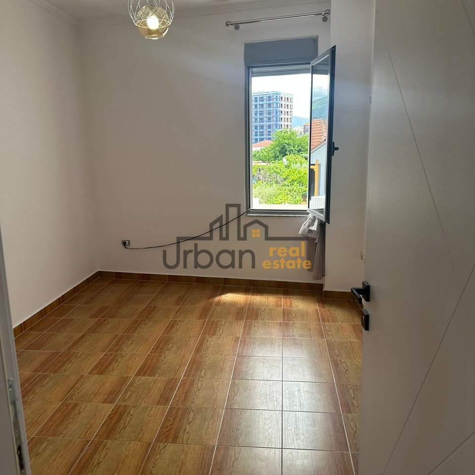 For Rent Apartment 3+1+2+Parking Space at New Maternity, Tirana - 750€ | 95 m²