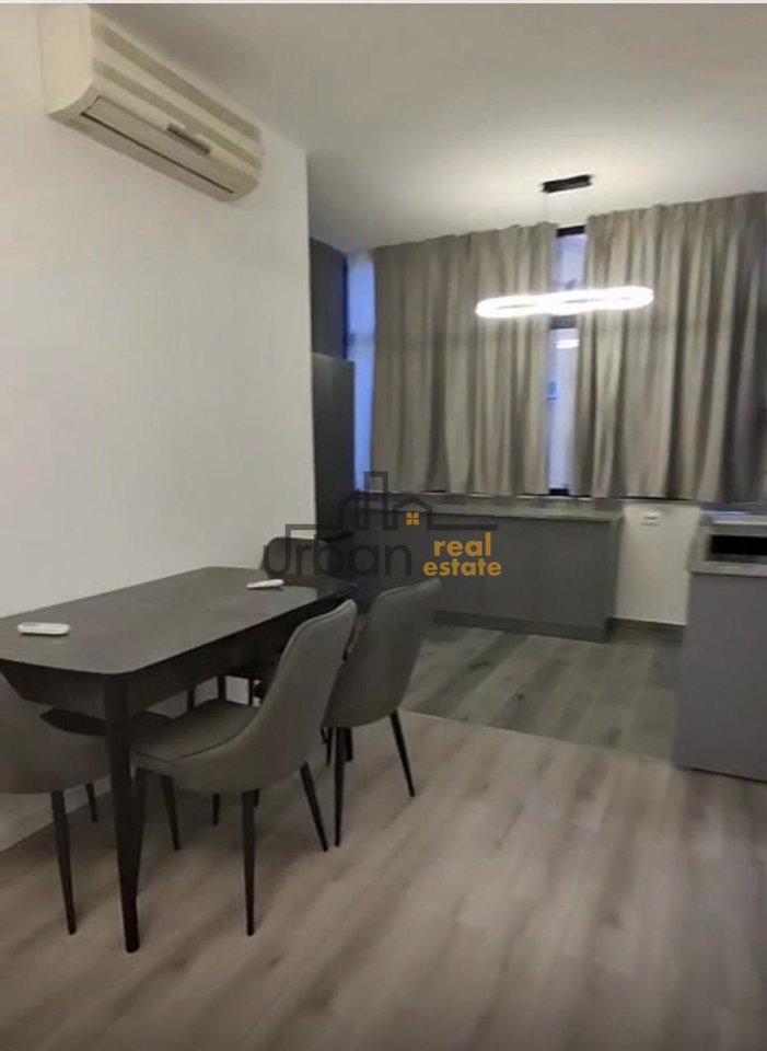 Qera Apartament 1+1 te Bulevardi Zogu i Parë, Tiranë - 650€ | 65 m²