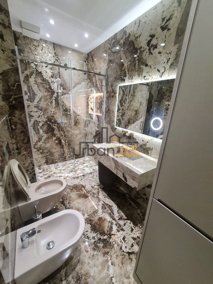 Qera Apartament 1+1+ Post parkim te Liqeni i Thatë, Tiranë - 1200€ | 80 m²