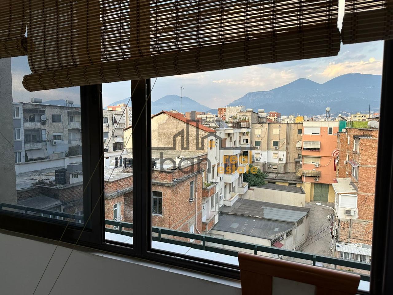 Appartamento in affitto 2+1 + posto auto a New Bazaar, (Optika Roma) Tirana - 680€ | 75 m²
