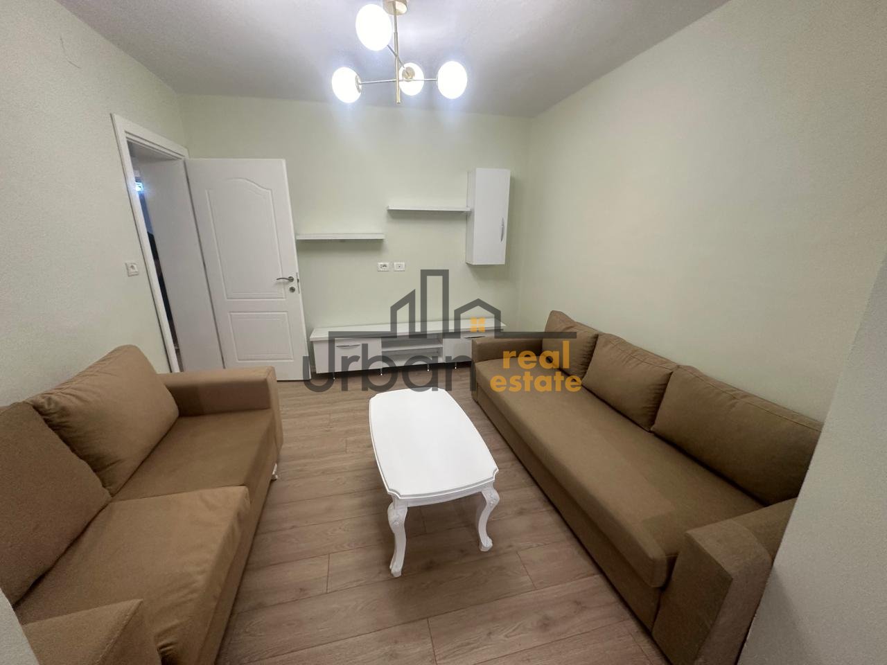 Qera  Apartament 3+1 te  Xhamlliku, Tiranë - 600€ | 100 m²