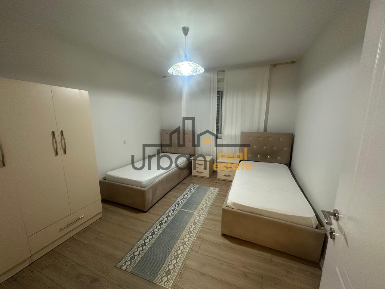 Qera  Apartament 3+1 te  Xhamlliku, Tiranë - 600€ | 100 m²