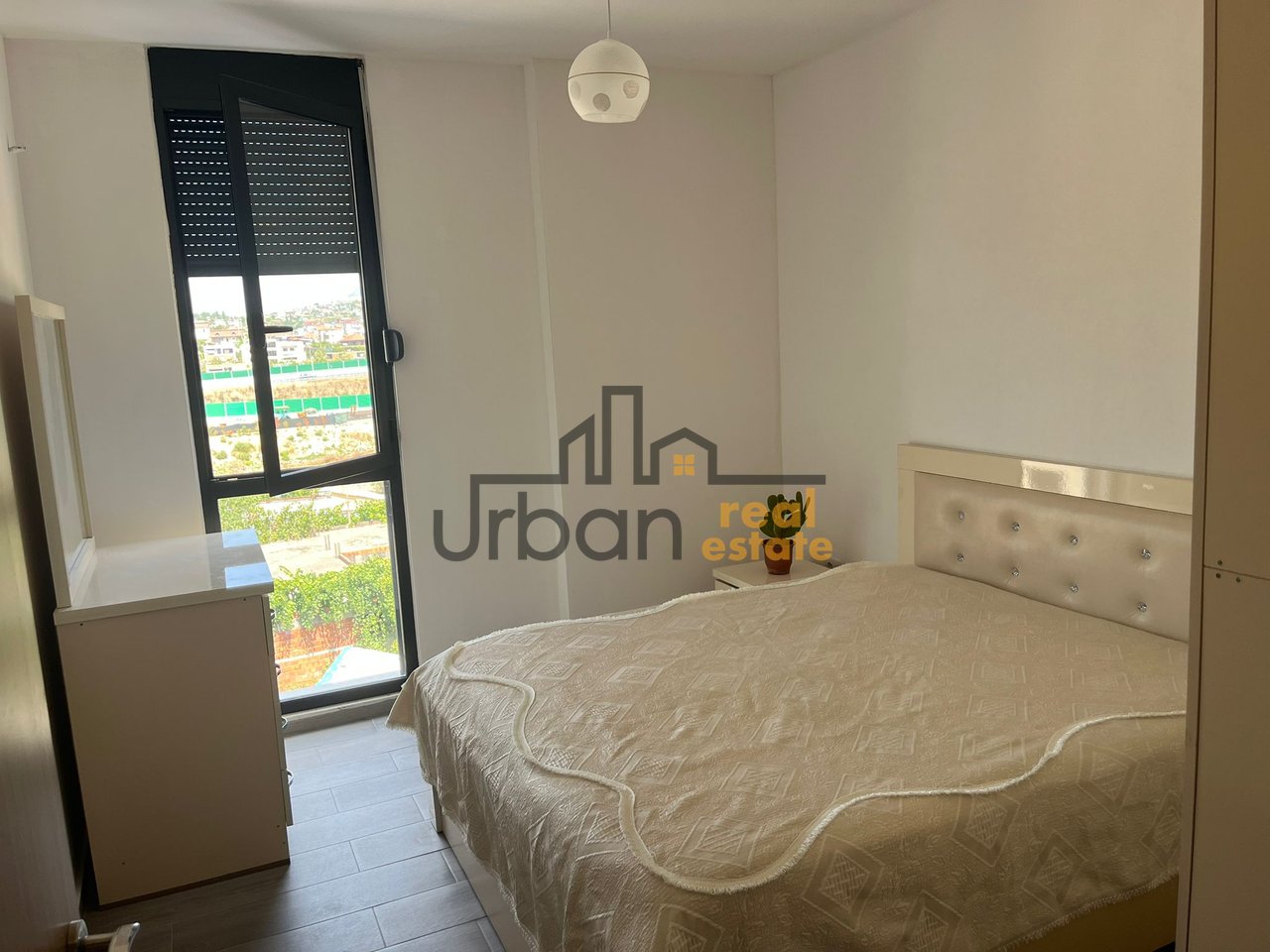 Qera  Apartament 3+2+2 te  Rruga 5 Maji, Tiranë - 750€ | 122 m²