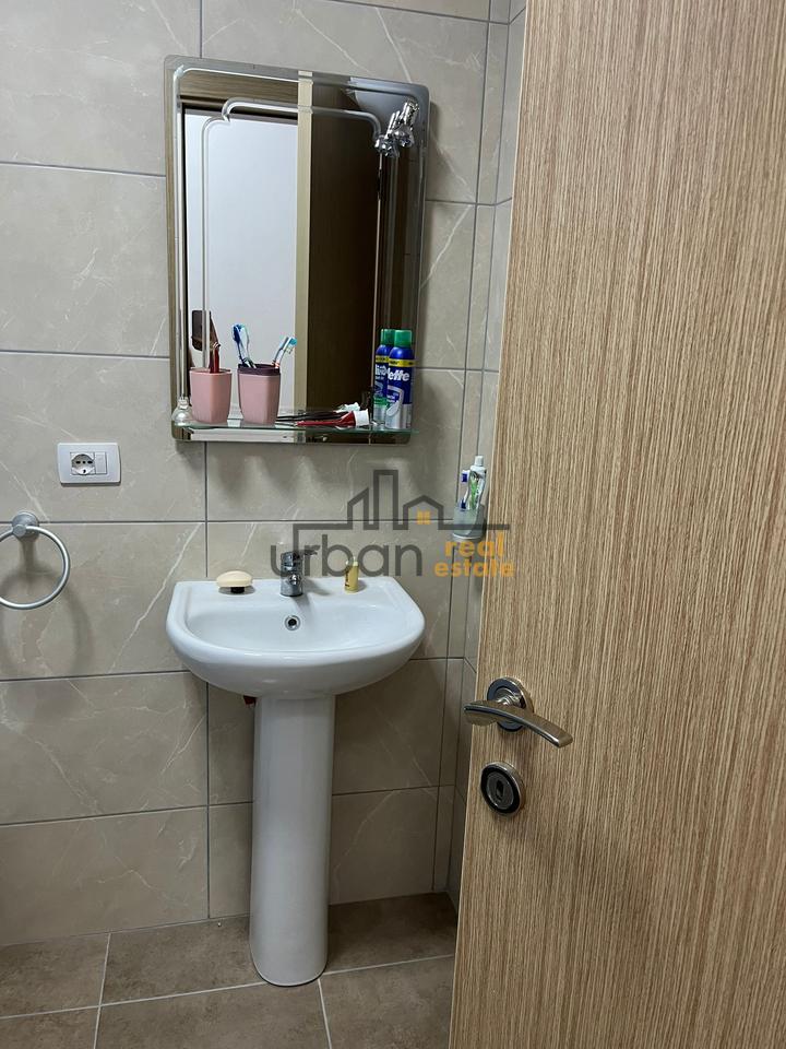 Qera  Apartament 3+2+2 te  Rruga 5 Maji, Tiranë - 750€ | 122 m²