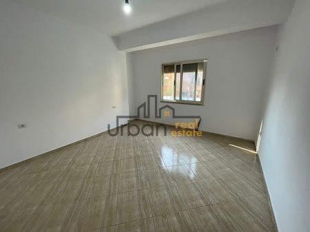Appartamento in Affitto 1+1 in Via 5 Maji, Tirana - 250€ | 50 m²