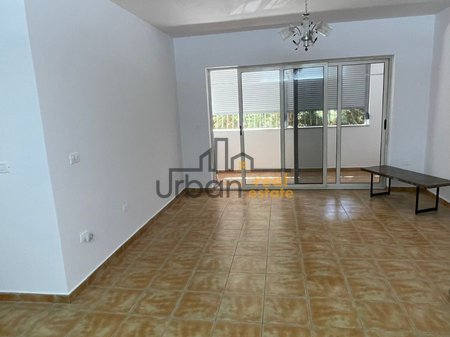 Qera, Apartament 1+1, Komuna e Parisit, Tiranë - 430€ | 80 m²