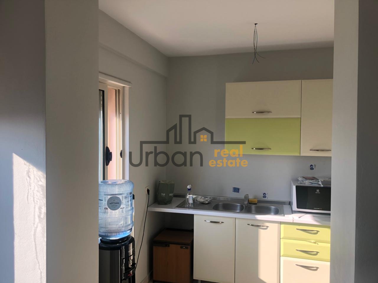 Jepet me Qera Apartamet i pershtatshem dhe per Zyre 2+1 te Jordan Misja - 600€ | 107 m²