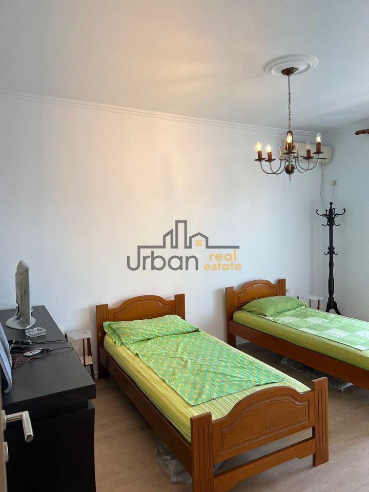 Shitet Apartament 2+1+Aneks i Vecuar te Rruga Bardhyl në Tiranë - 147000€ | 72 m²