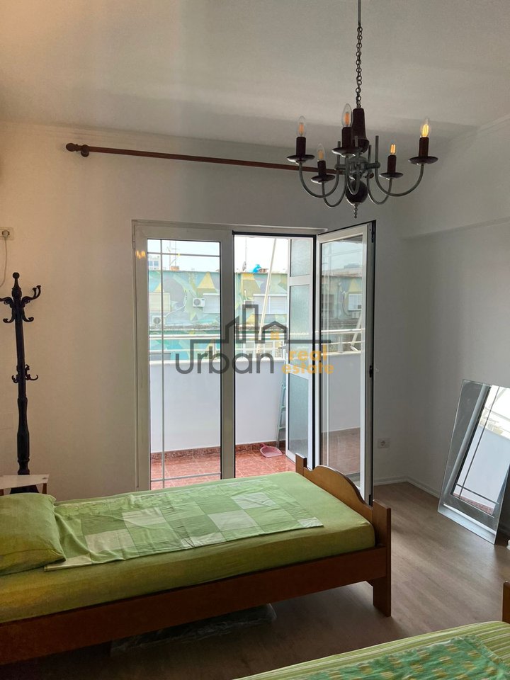 Shitet Apartament 2+1+Aneks i Vecuar te Rruga Bardhyl në Tiranë - 147000€ | 72 m²