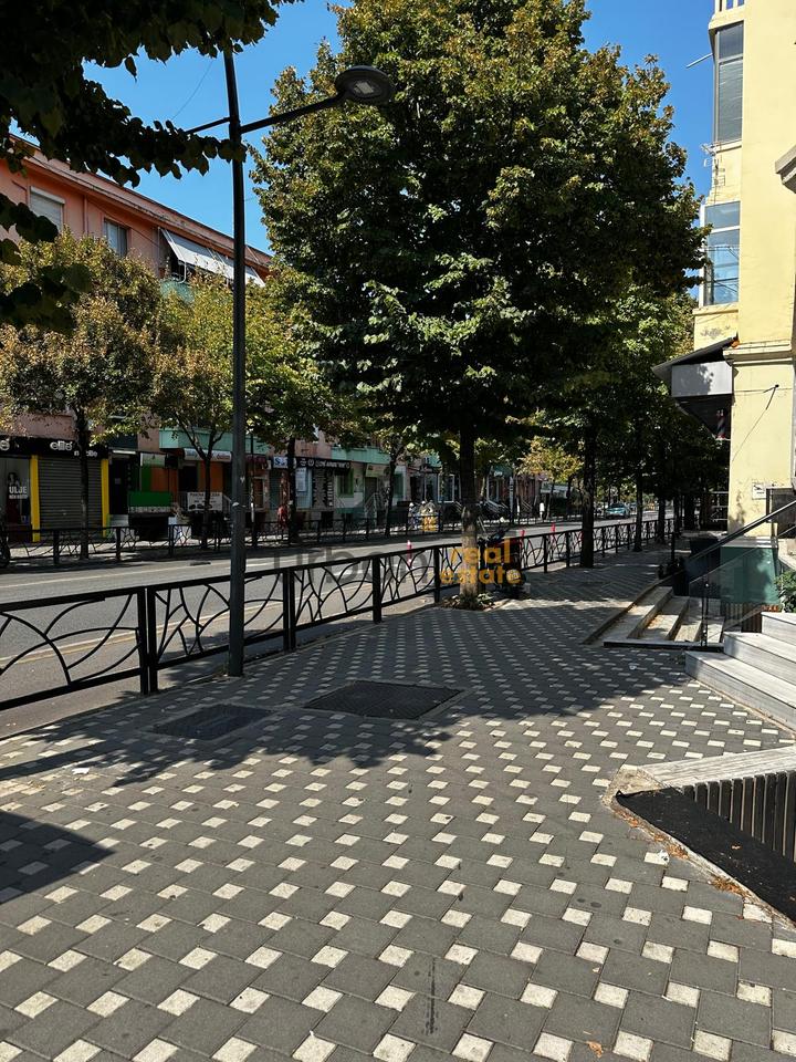 Shitet  Apartament 1+1 te  Rruga e Durrësit, Tiranë - 185,000€ | 70 m²
