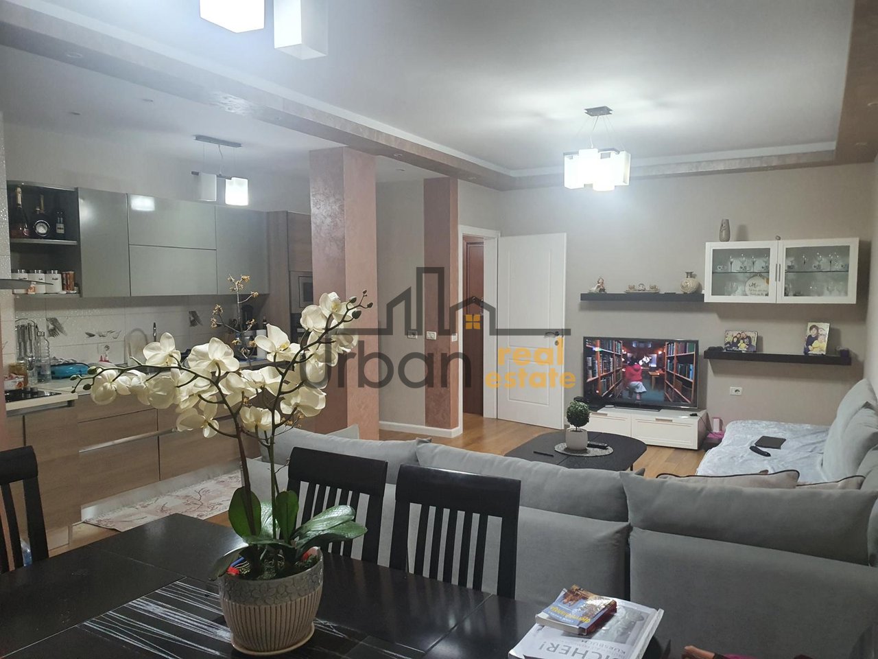 Appartamento 2+1 in affitto ad Astir, Tirana - 550€ | 90 m²