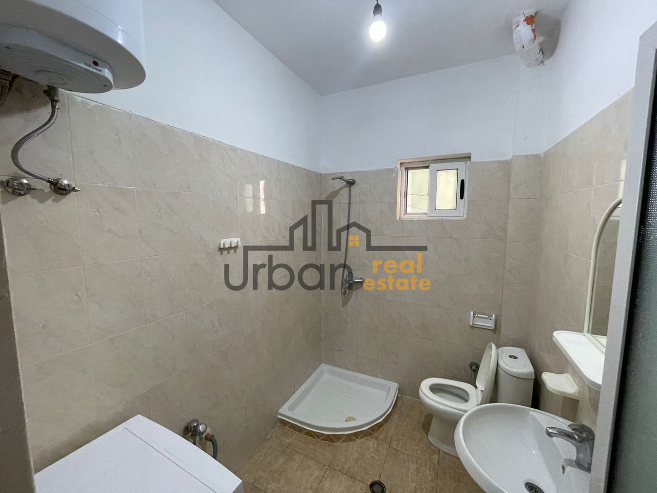 Affitta Appartamento Villa 1+1 in Via 5 Maji, Tirana - 350€ | 60 m²