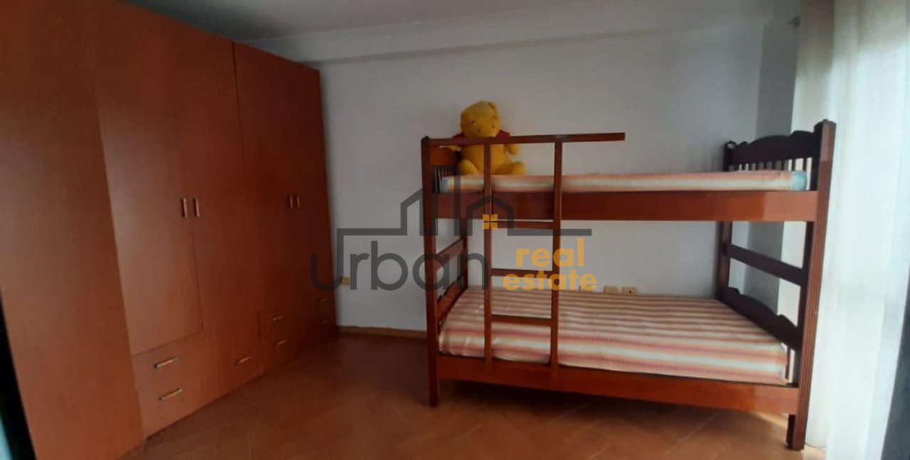 Qera  Apartament 2+1+2 te  Rruga Barrikadave, Tirana - 700€ | 115 m²