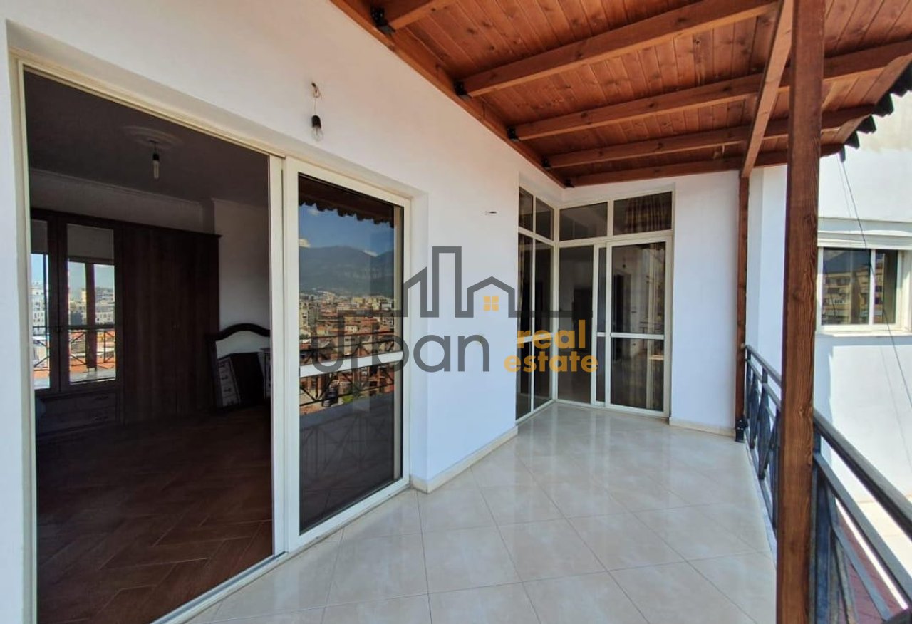 Qera  Apartament 2+1+2 te  Rruga Barrikadave, Tirana - 700€ | 115 m²