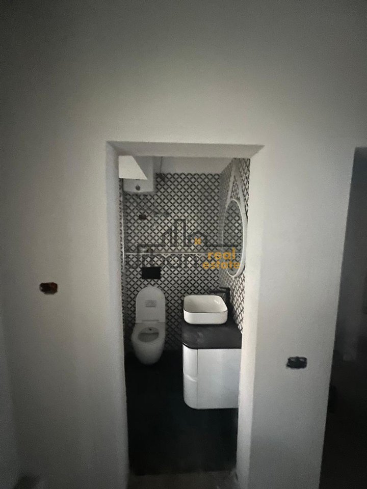 Shitet, Apartament,  Vasil Shanto, Tiranë - 185,000€ | 115 m²