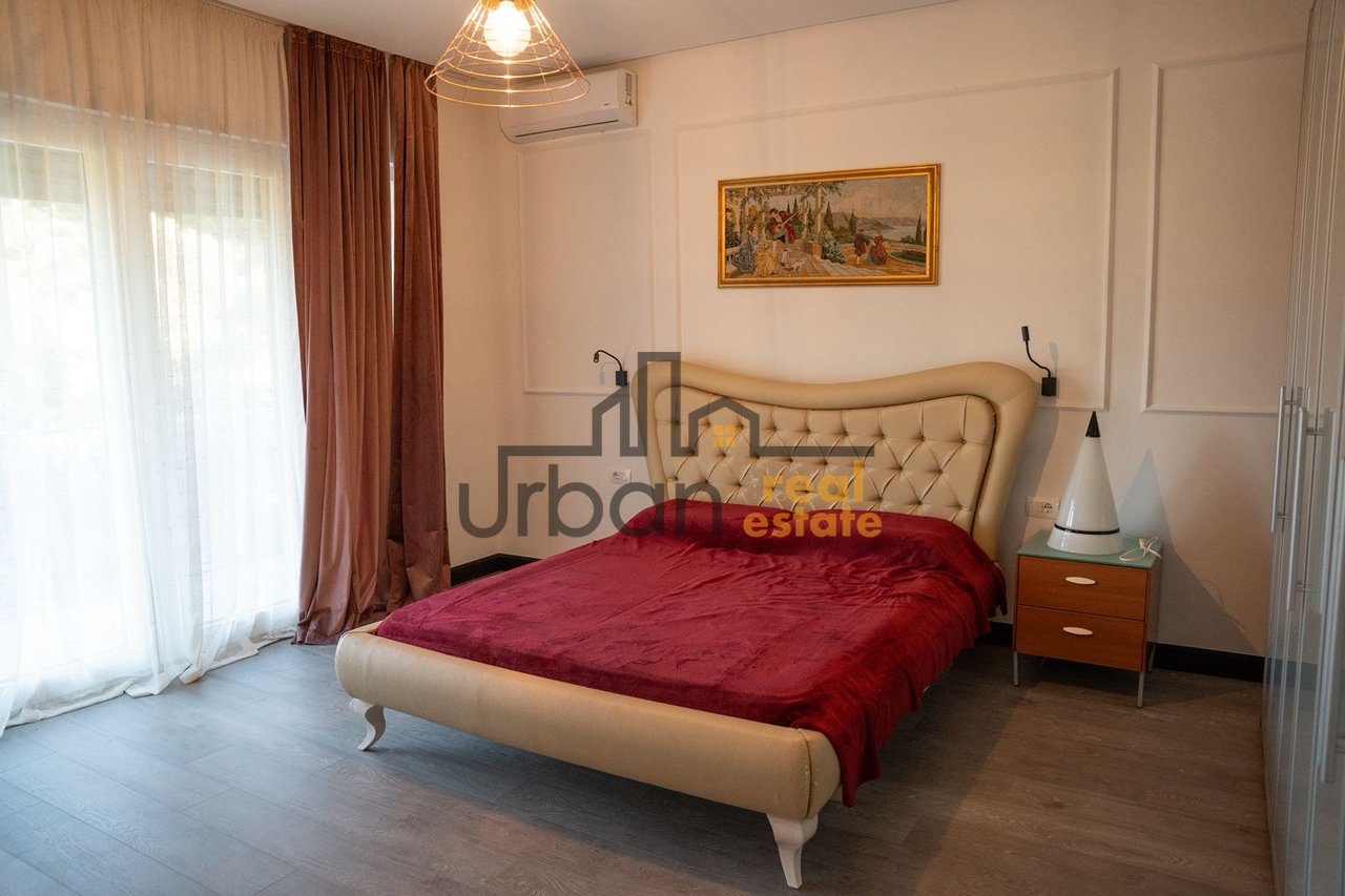 Shitet, Vilë , Bërzhitë, Tiranë - 600000€ | 2500 m²