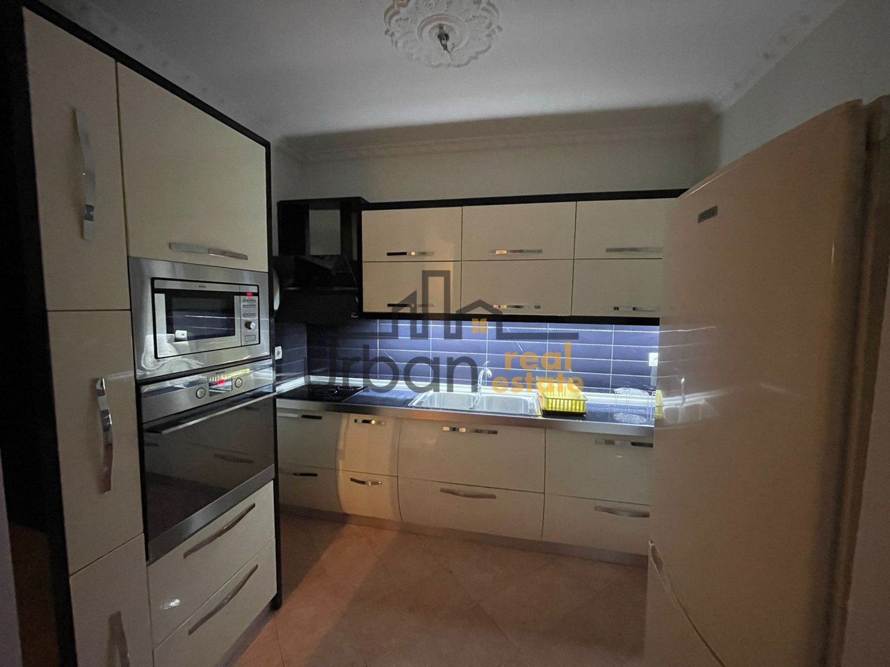 Affitto, Appartamento 2+1+2 Balconi, Yzberisht, Tirana - 500€ | 110 m²
