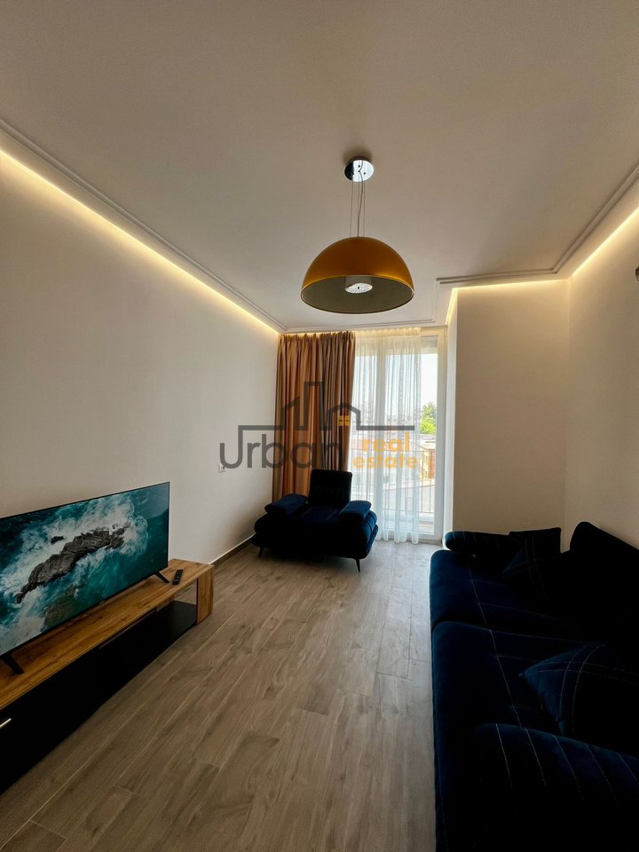 Qera, Apartament 2+1, Rruga Riza Cerova, Tiranë - 900€ | 100 m²