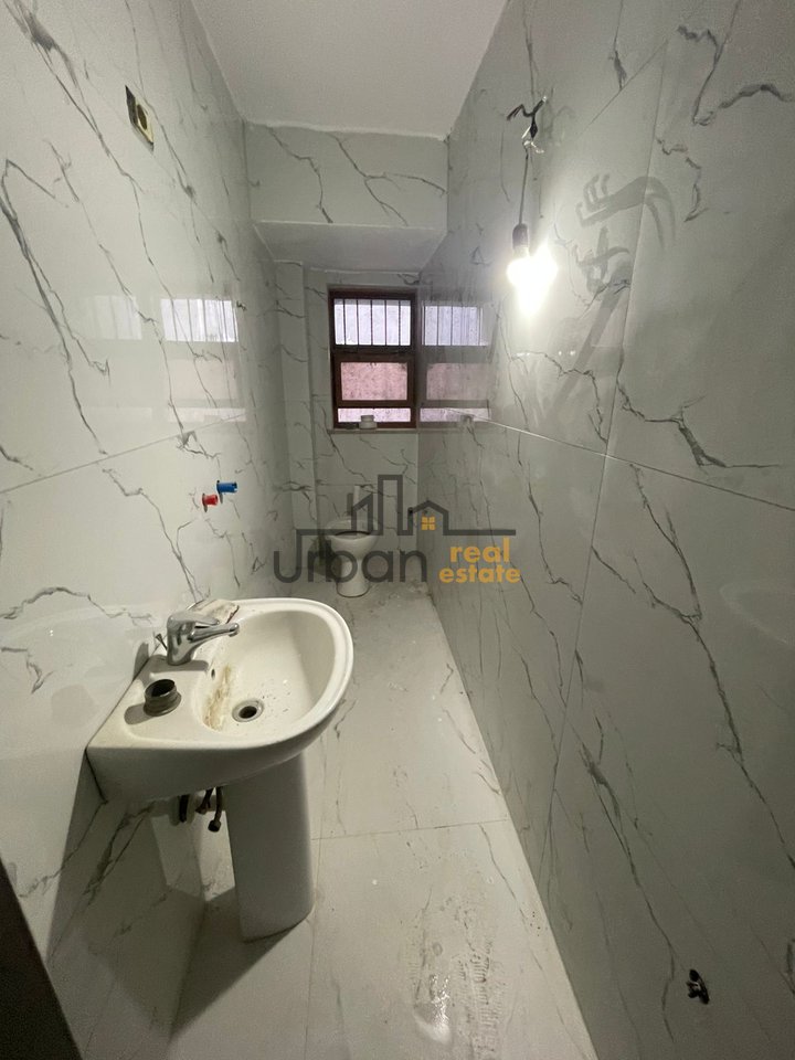Affitto, Negozio, United School, Tirana - 400€ | 45 m²