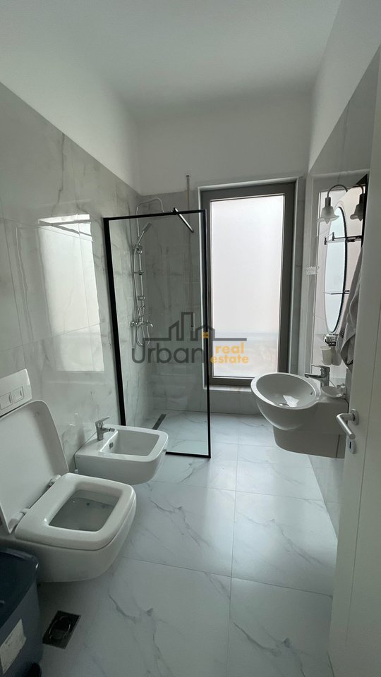 ESCLUSIVO, Affitto, Appartamento 2+1+2, Complesso Delijorgji, Tirana – 1300€ | 122 m²