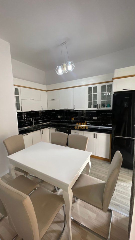 ESCLUSIVO, Affitto, Appartamento 2+1+2, Complesso Delijorgji, Tirana – 1300€ | 122 m²