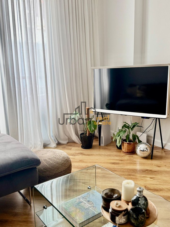 Qera,  Apartament 1+1, Ish Ekspozita, Tiranë - 900€ | 74 m²