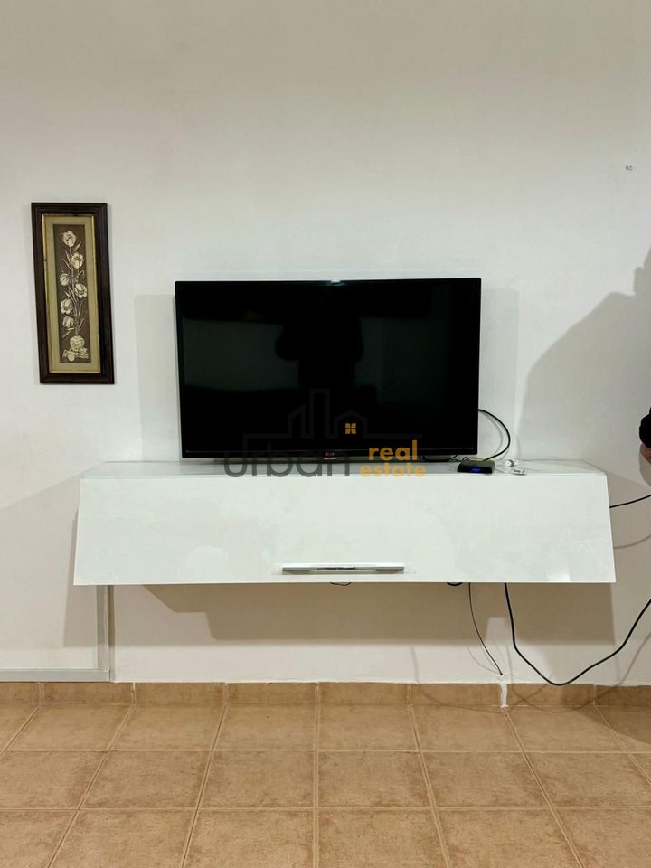 Qera, Shtepi 1+1,  Rruga 5 Maji, Tiranë - 390€ | 60 m²