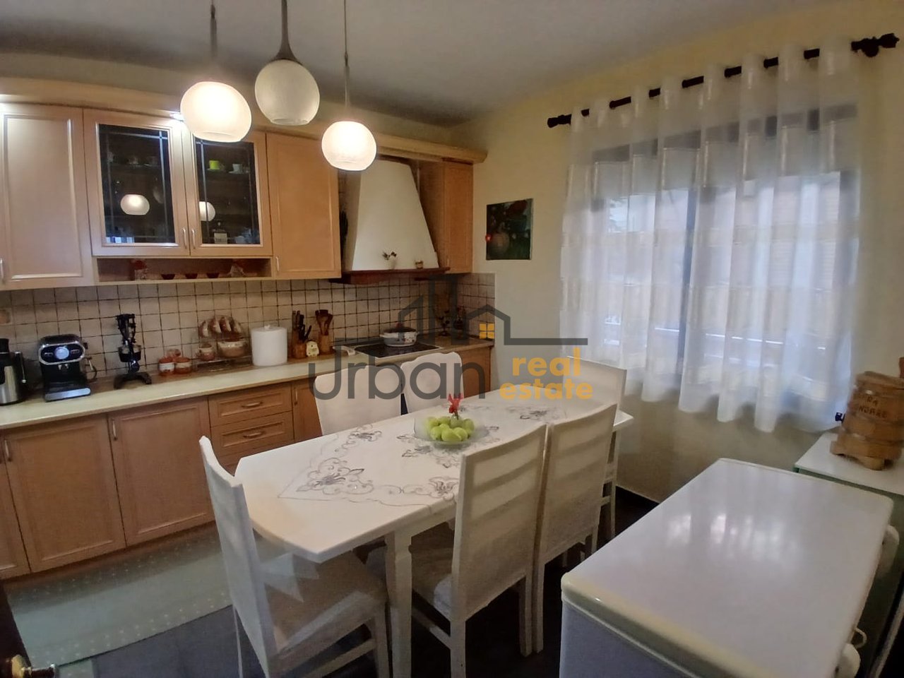 Qera, Apartament 3+1, Frigoriferi, Tiranë - 550€ | 110 m²