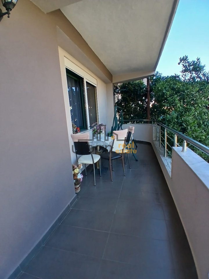 Qera, Apartament 3+1, Frigoriferi, Tiranë - 550€ | 110 m²