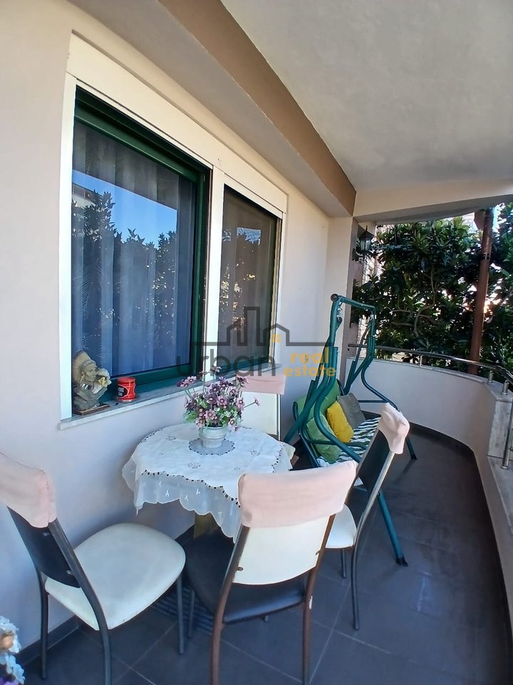 Qera, Apartament 3+1, Frigoriferi, Tiranë - 550€ | 110 m²
