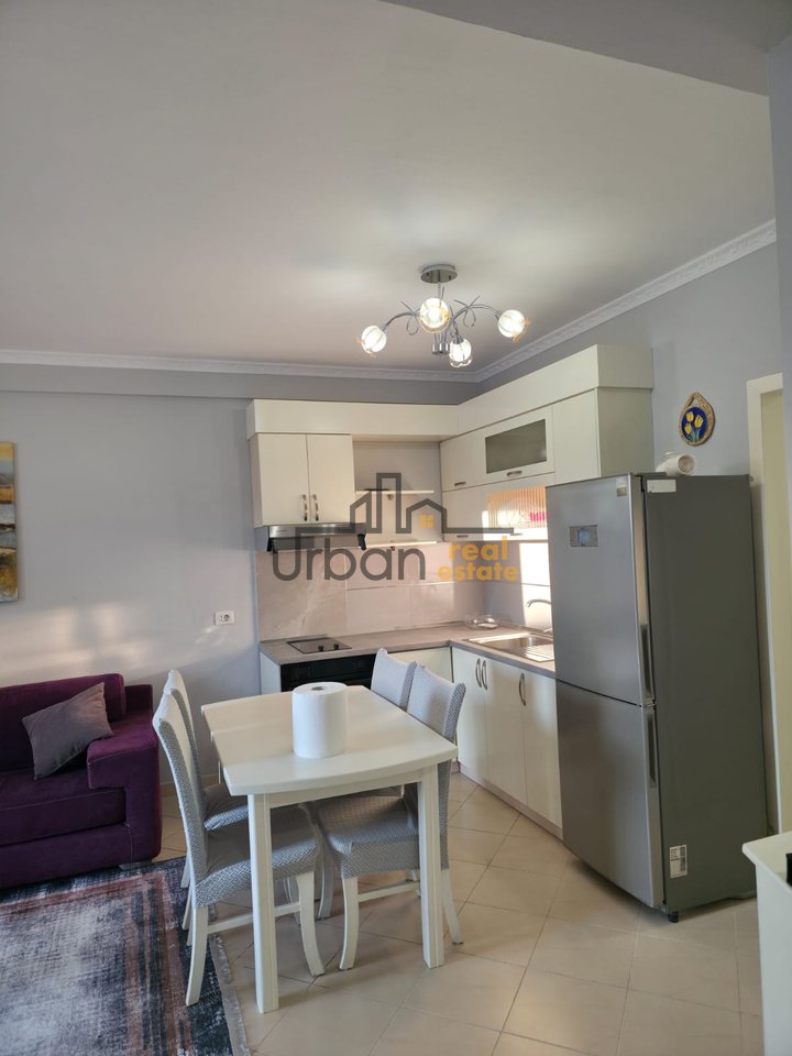 Appartamento in affitto 2+1+2 balconi a Yzberish, Tirana - 500€ | 93 m²