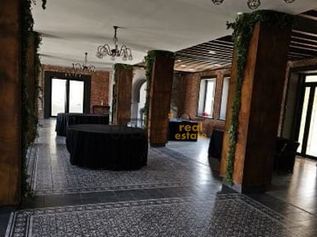 Affitto, Locale Commerciale, Kombinat, Tirana - 2000€ | 650 m²
