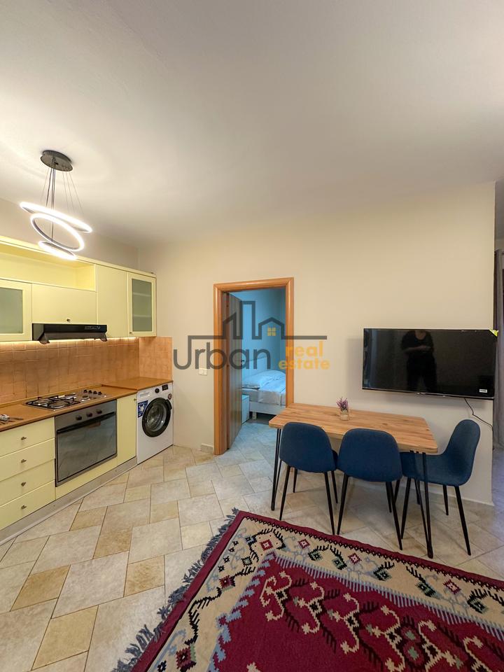 In affitto, appartamento 1+1, 9 piani, Tirana - €600 | 60 m²
