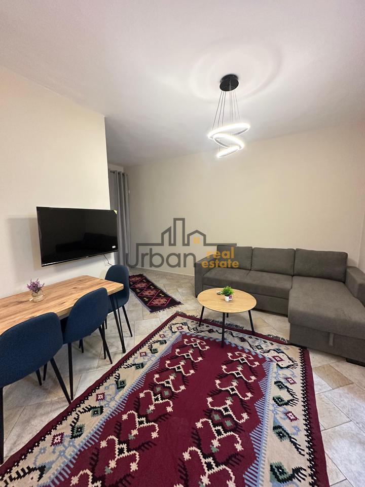 In affitto, appartamento 1+1, 9 piani, Tirana - €600 | 60 m²