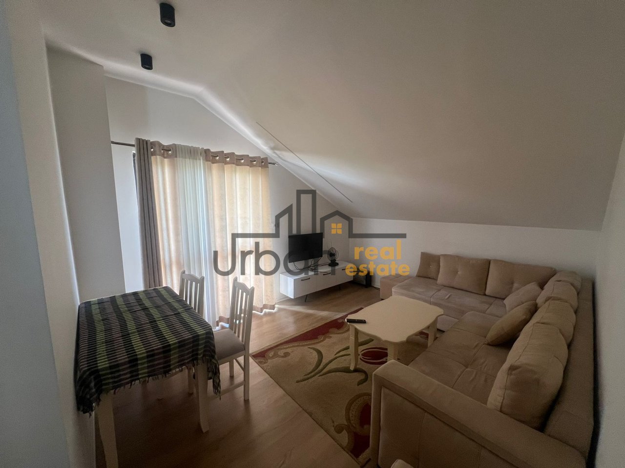Qera, Apartament 1+1,  Fresku, Tiranë - 350€ | 50 m²