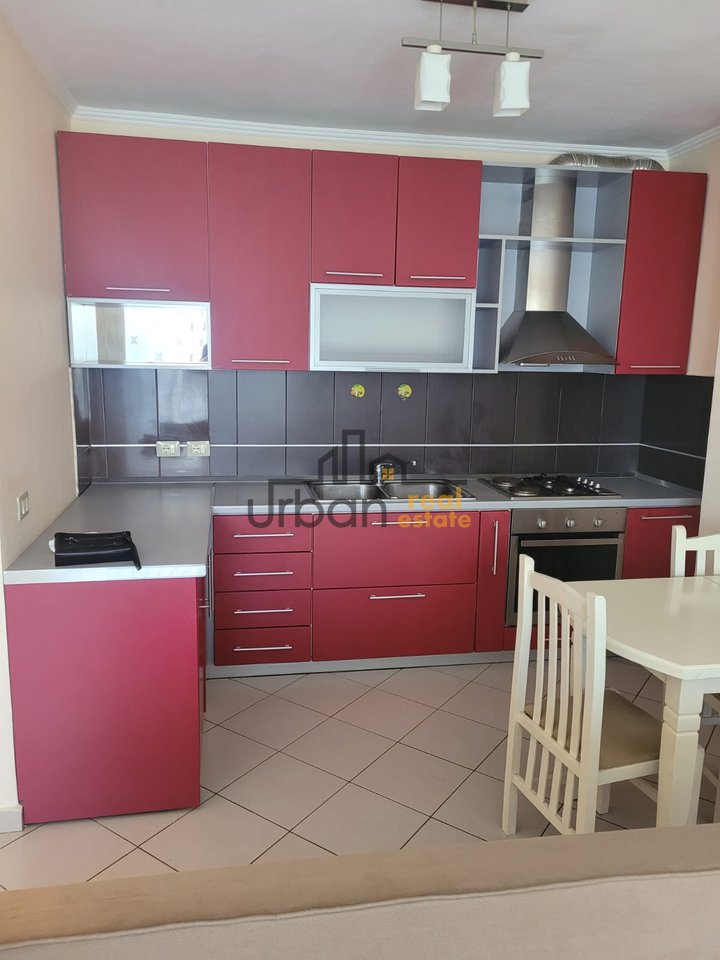 Shitet, Apartament 1+1, Kristal Center, Tiranë - 162000€ | 70 m²