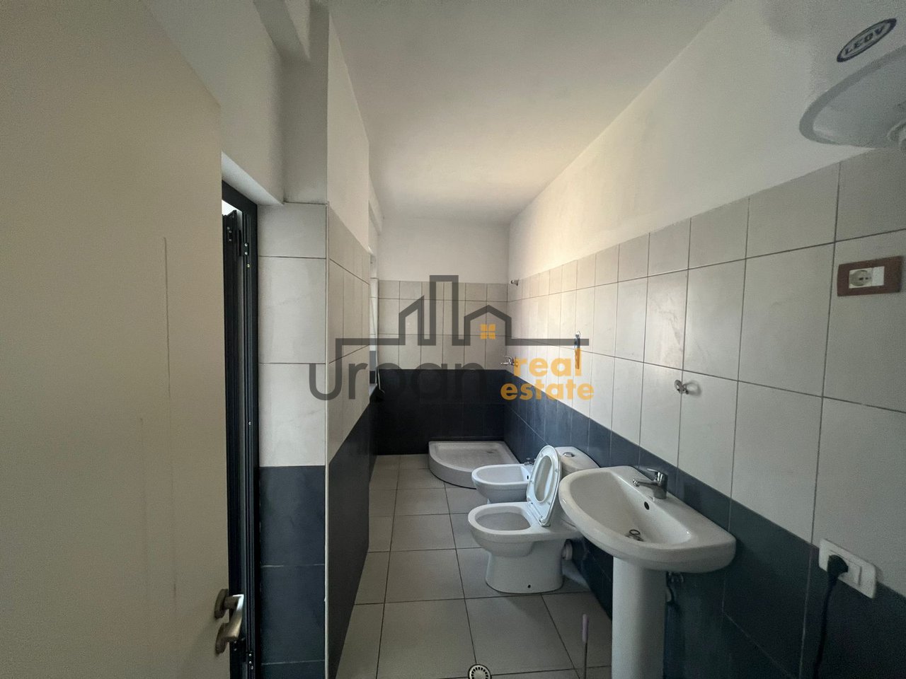 Shitet, Apartament 1+1, Kompleksi Vega,Casa Italia, Tiranë - 81,000€ | 61.5 m²