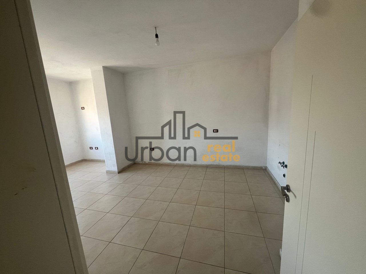 Shitet, Apartament 1+1, Kompleksi Vega,Casa Italia, Tiranë - 81,000€ | 61.5 m²
