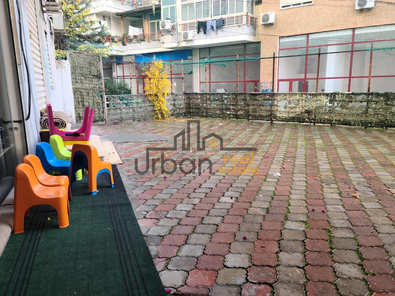 Qera, Ambient Biznesi, Ish Tregu Elektrik, Tiranë - 600€ | 80 m²