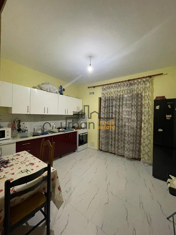 Villa in vendita, 2 piani ad Ali Demi, Tirana - 300000€ |