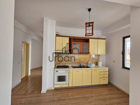 In affitto, Appartamento 2+1+2, Astir, Tirana - 400€ | 110 m²