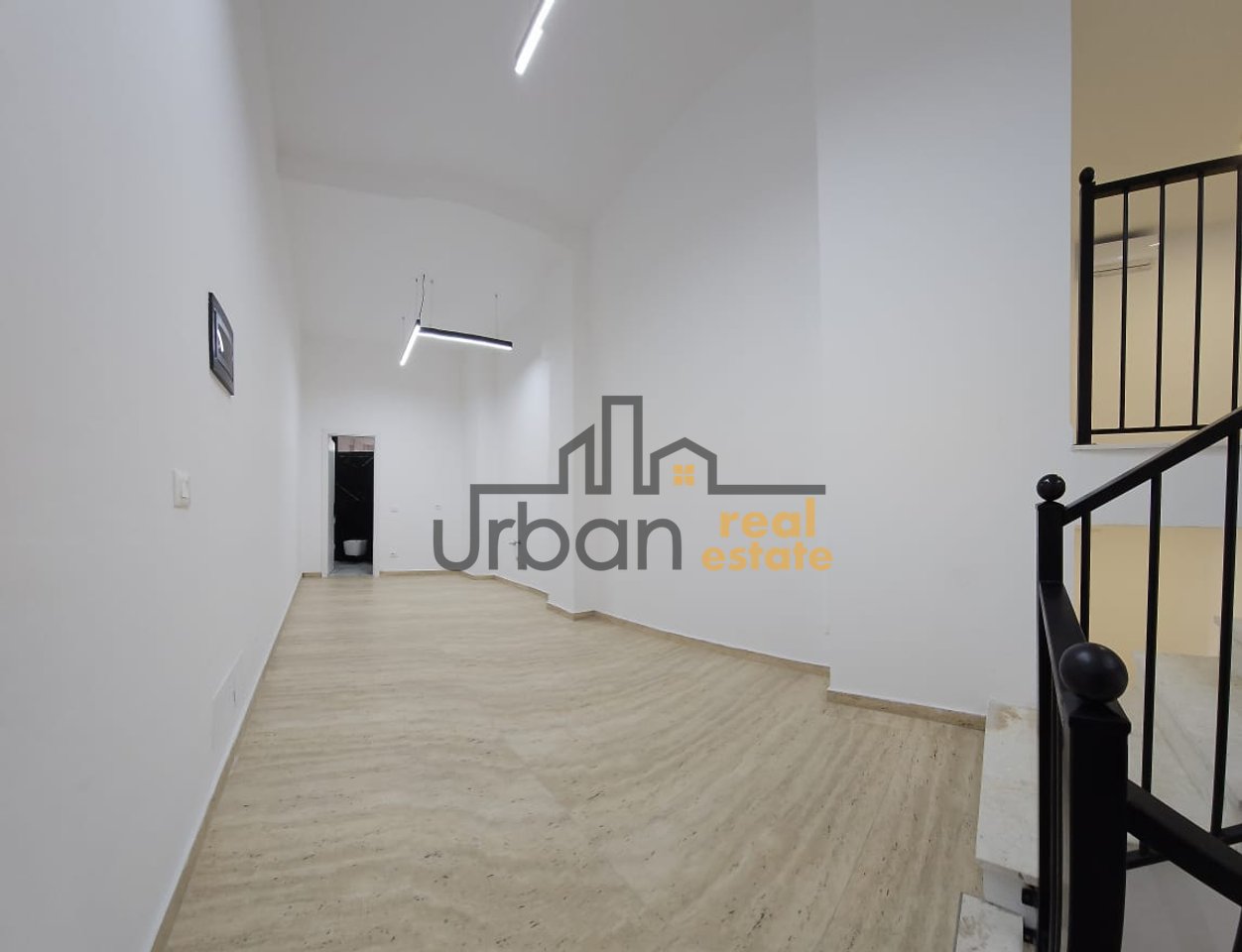 In Affitto, Ufficio Duplex, Nuovo Bazaar, Tirana - €1000 | 130 m²
